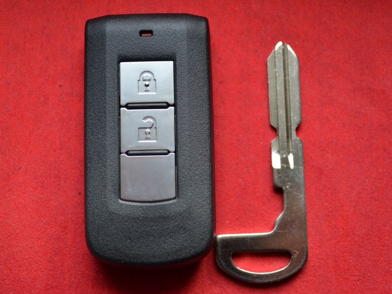 8637A662 Ключ Міцубісі PCF7952 ID46 433Mhz