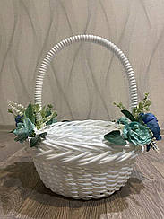 Великодній кошик зі штучного ротангу білий 7л.