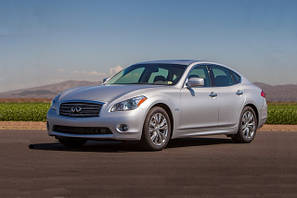 INFINITI Q70 2010-