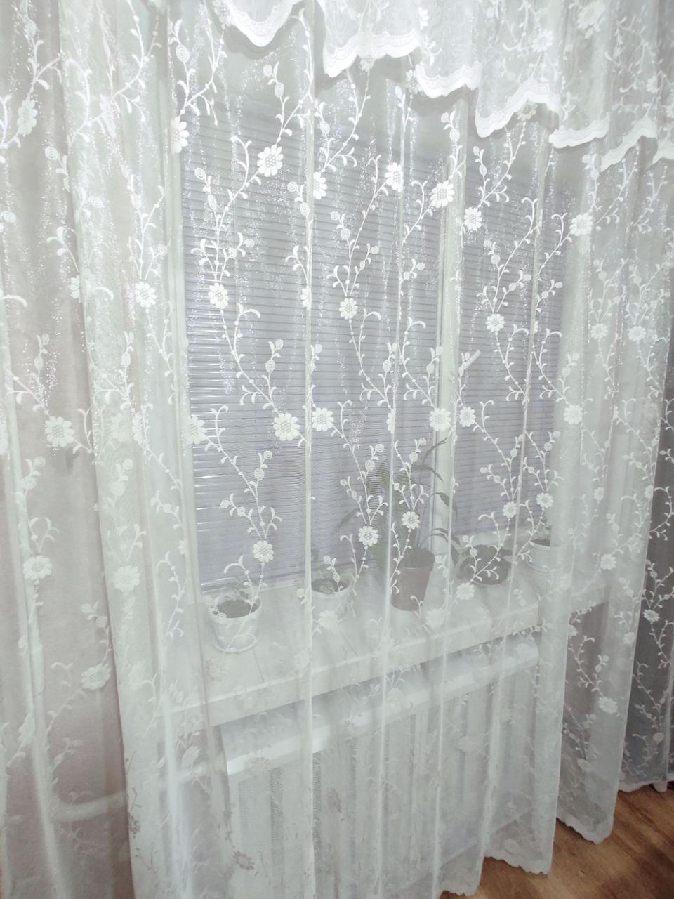 Жакардовий тюль з блиском, з ламбрикеном і квітковим візерунком, кольору айворі