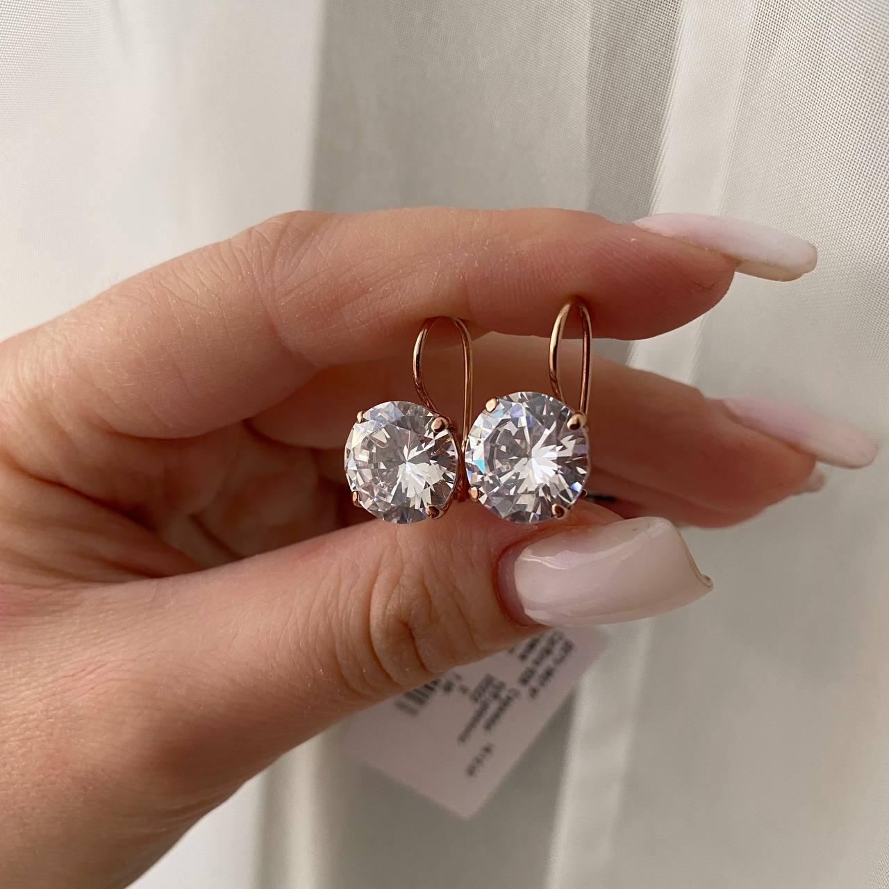 Срібні сережки з позолотою Білий камінчик 12 мм Срібні сережки з французьким замком