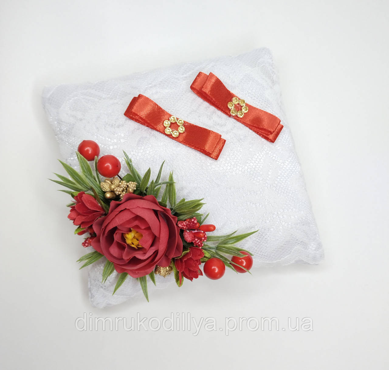 Подушечки для обручок  весільних обручок Колір білий+червоний подушка під кільця для обручальних кілець