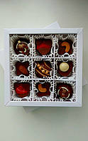 Подарочный набор шоколадных конфет ручной работы