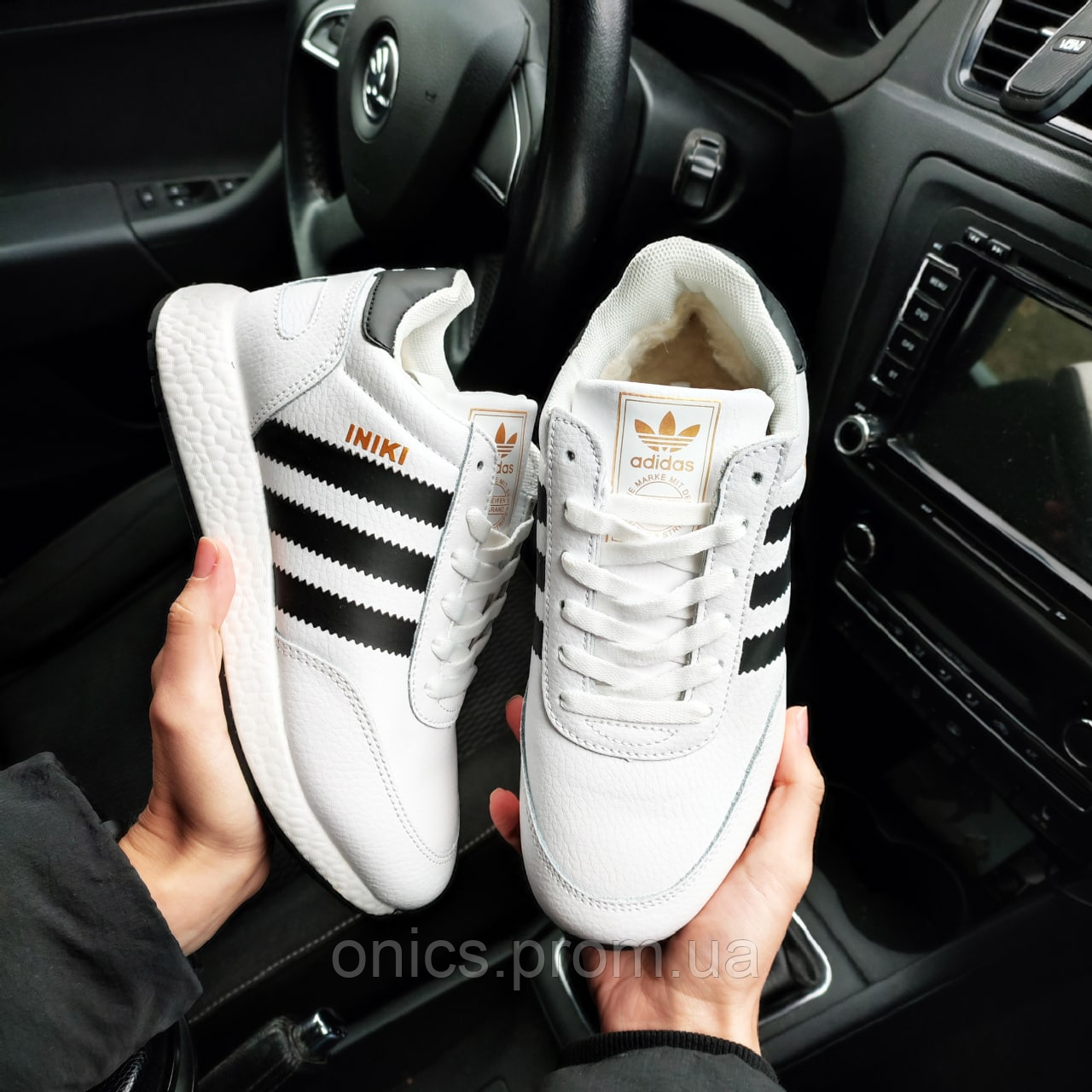 Жіночі кросівки Adidas Iniki білі (хутро) хорошее качество Размер 38(24см), - фото 1 - id-p2083967364