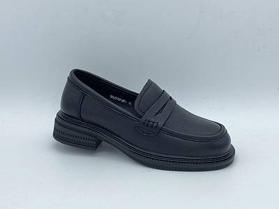 Світлі шкіряні туфлі на товстій підошві. Erisses. Маленькі розміри (34, 35, 36).