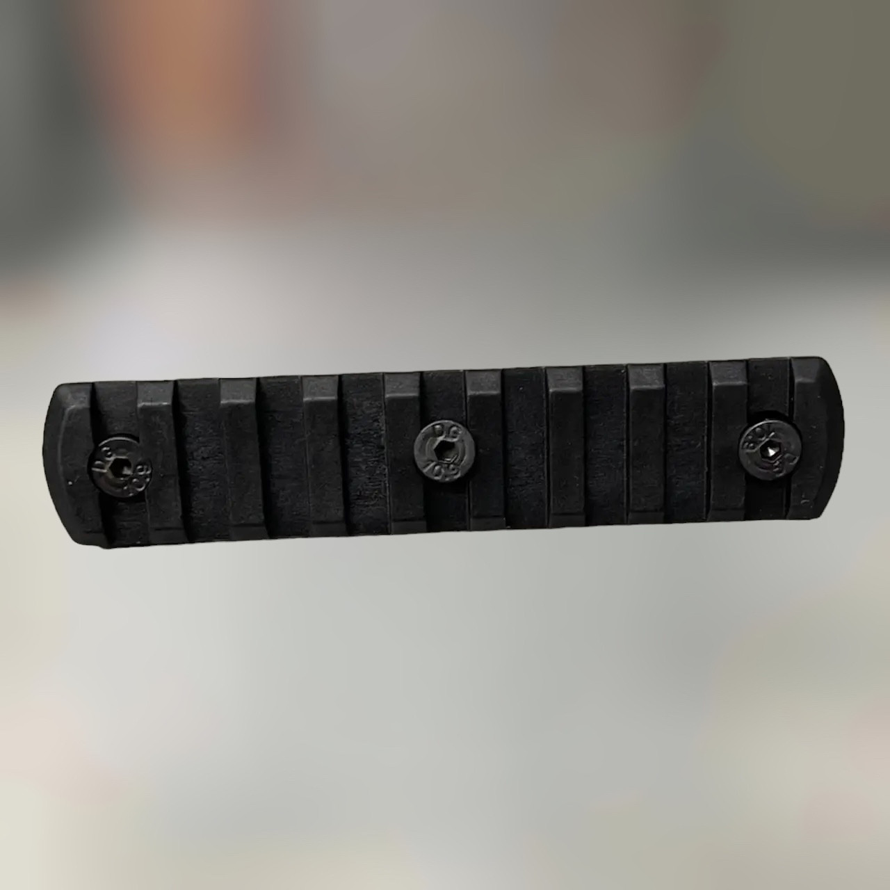Планка Picatinny для кріплення на M-LOK, Чорна, DLG TACTICAL (DLG-112-black) 9 Slots, планка Пікатінні для M-LOK 9 слотів, фото 1