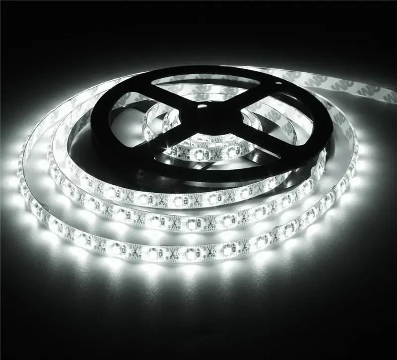 Світлодіодна стрічка LEDest-Leader 9,6w 6000k (120шт/м IP33 24V 1100lm SMD2835 36міс. гарантії)