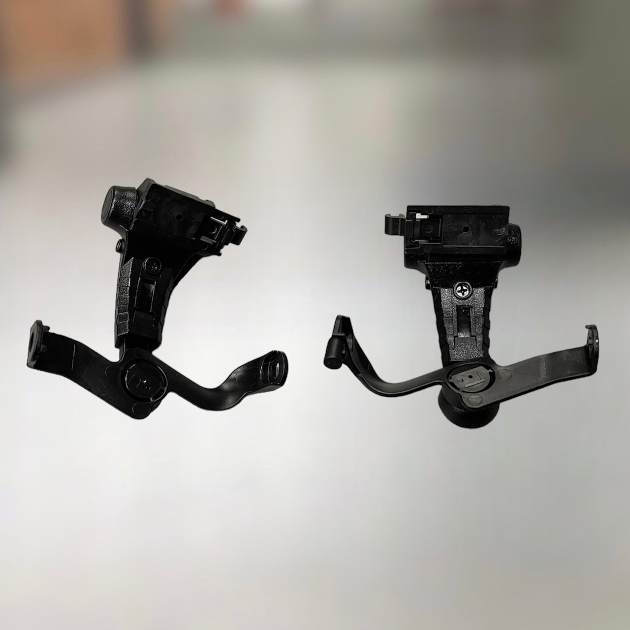 Кріплення для навушників на шолом Earmor M16C, адаптер чебурашка для навушників на рейку ARC, колір Чорний, фото 1