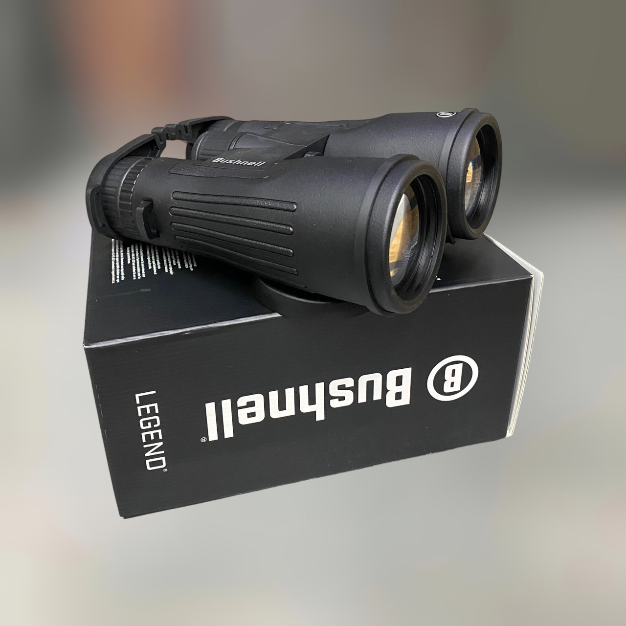 Бінокль Bushnell Legend Black 10x50 мм, IPX7