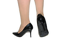 Чёрные лакированные женские туфли на каблуке 38р на стопу 24 см