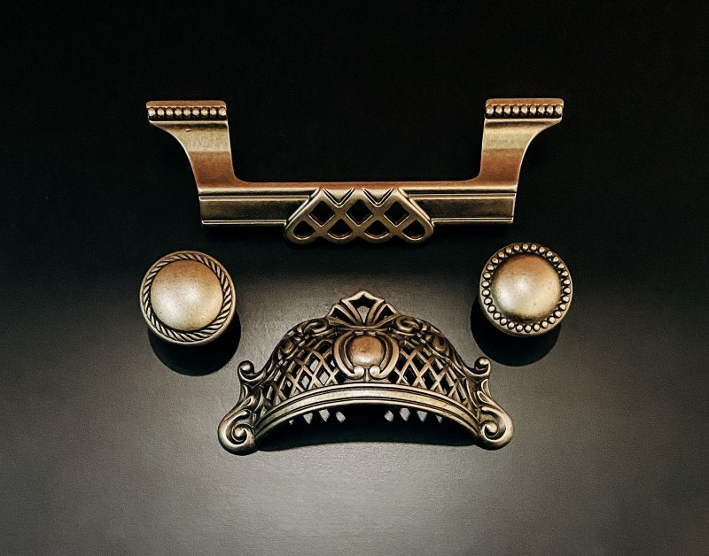 Ручка-раковина Antares сучасна класика URB-16-351 старе срібло 64 мм