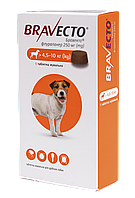 Жевательная таблетка Bravecto от блох и клещей для собак 4.5-10 кг