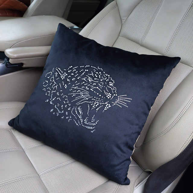 Подушка двостороння декоративна зі стразами