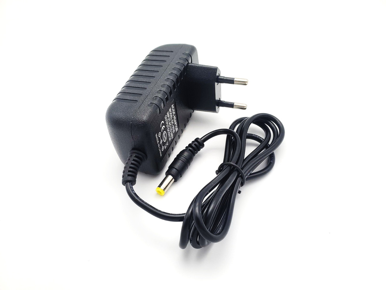 Блок живлення 15 W 3 A 5 V, 15 ватів 3 А 5 В, імпульсний, розетковий.
