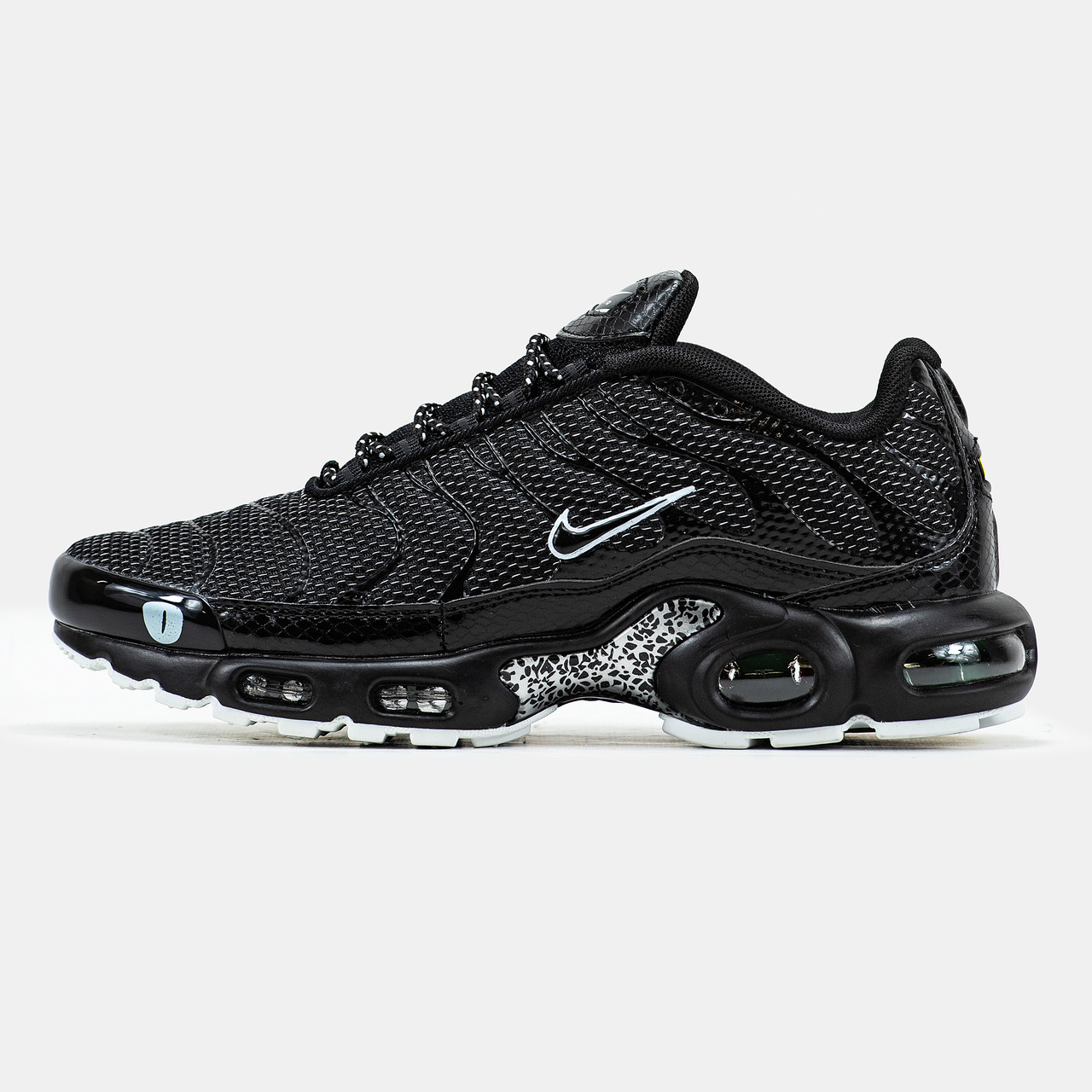 Чоловічі кросівки Nike Air Max Plus TN Black White, чорно-білі кросівки найк аір макс тн плюс аїр чорні, фото 1