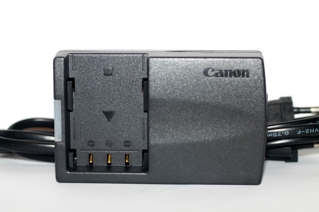 Зарядний пристрій CB-2LTE для фотоапаратів CANON 350D 400D і відеокамер CANON — (батарея NB-2LH) - Boom