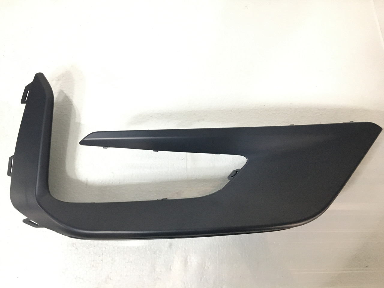 Накладка птф Ford Escape MK4 2020- 2019  ST-LINE LV4B17C754SCPRAA права