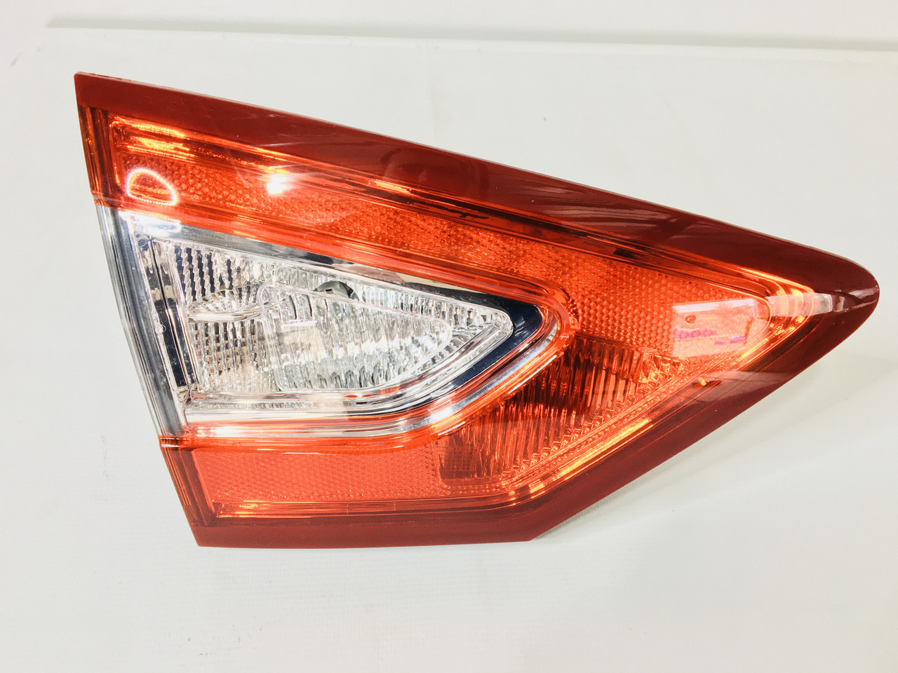 Ліхтар внутрішній галоген Ford Fusion 2013-2016 лівий DS7Z-13405-A