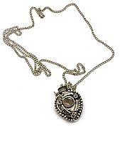 Гарний бронзовий кулон