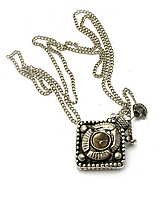 Стильний аромакулон з камінням