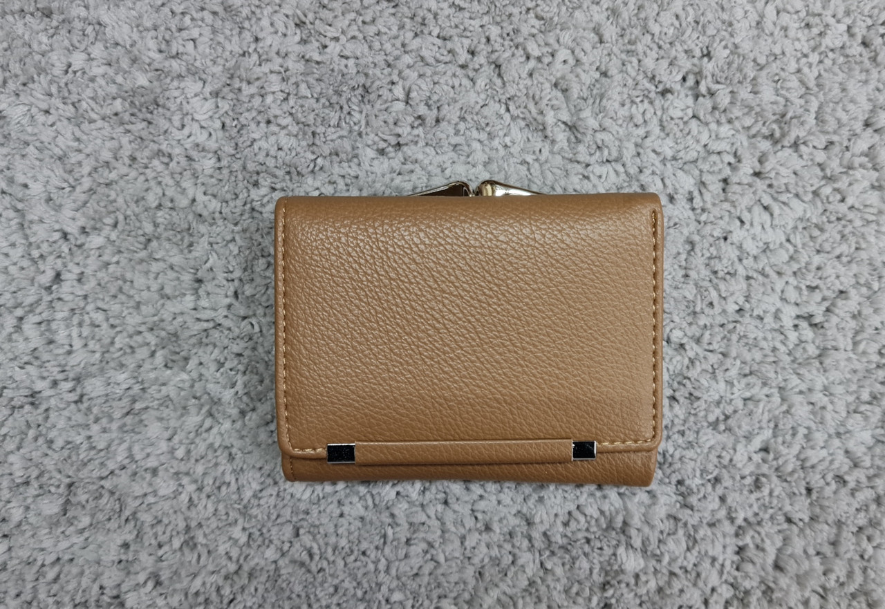 Гаманець жіночий класичний бежевий