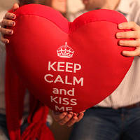 Подушка серце 3D Keep calm and kiss me 40х40х7,5 см (3DPS_15L012_KR)
