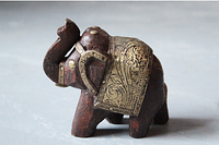 Деревянный слон ручной работы из Индии из натуральной древесины символ силы власти счастья