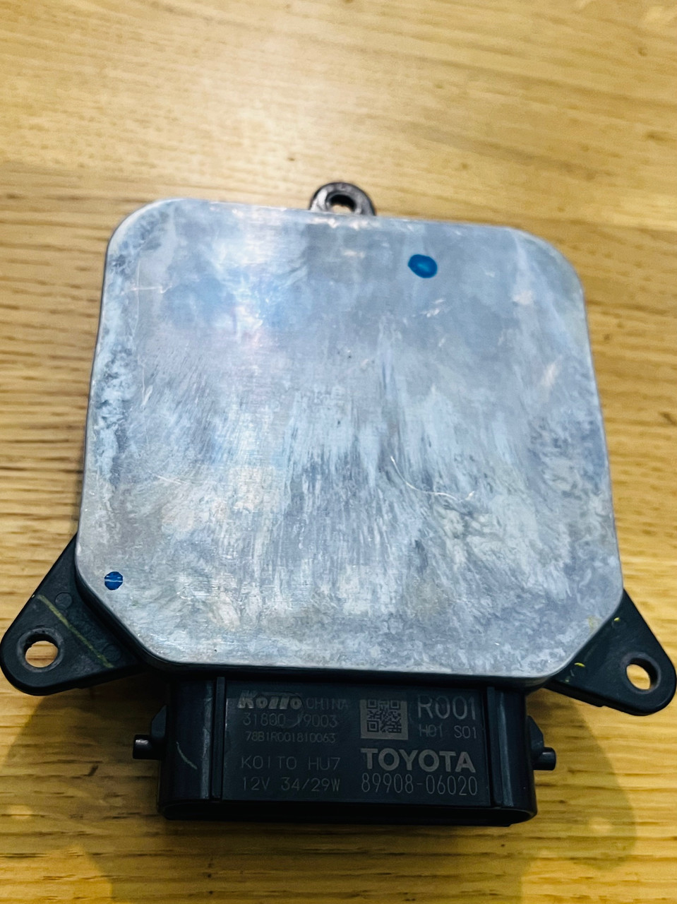 Правий Блок керування LED фарою Koito 31800-19003 Toyota Camry V70 2017+ Full led 89908-06020 R001 H01 S01