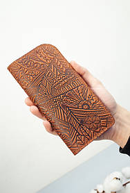 Довге чоловіче портмоне з натуральної шкіри з тисненням Карпати світло-коричневе | Чоловічий клатч з ремінцем опціонально