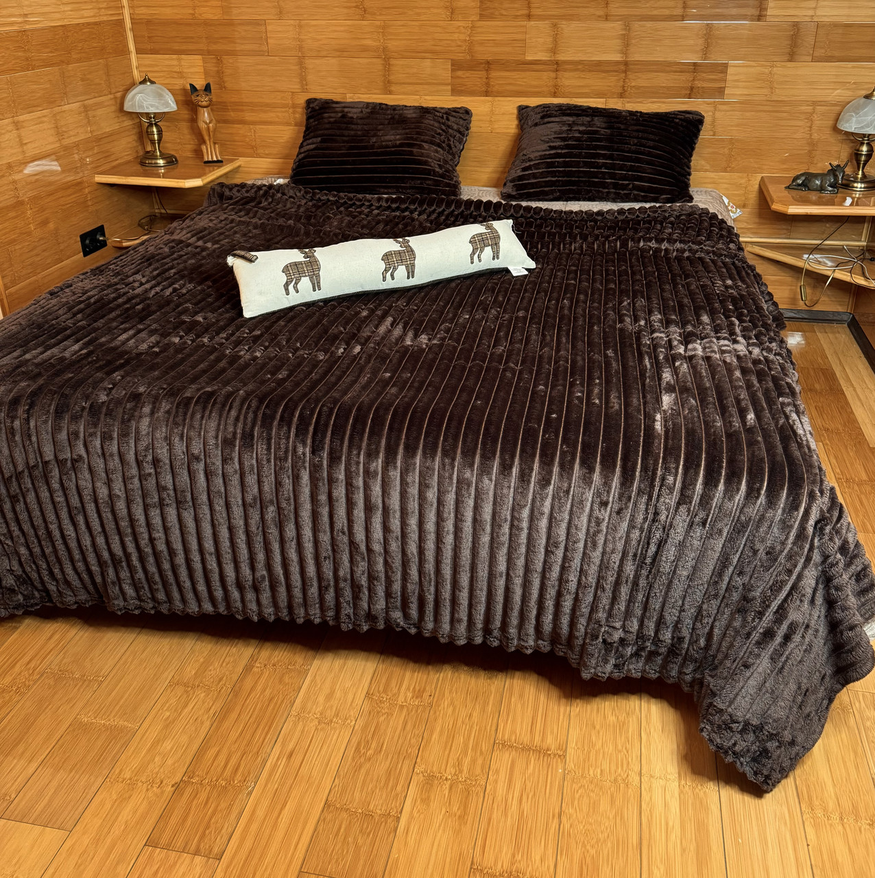 Покривало велюрове "Шарпея" з двома наволочками шоколад, фото 1