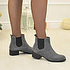 Черевики челсі жіночі замшеві на стійкому каблуці, колір сірий, фото 2