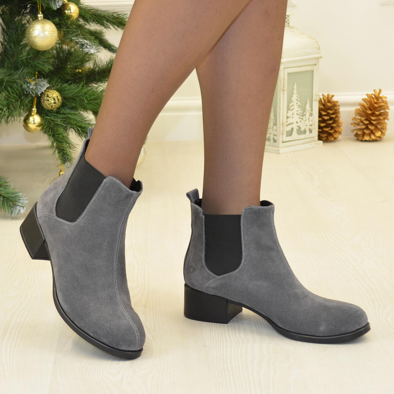 Черевики челсі жіночі замшеві на стійкому каблуці, колір сірий, фото 1