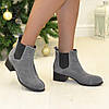 Черевики челсі жіночі замшеві на стійкому каблуці, колір сірий, фото 5