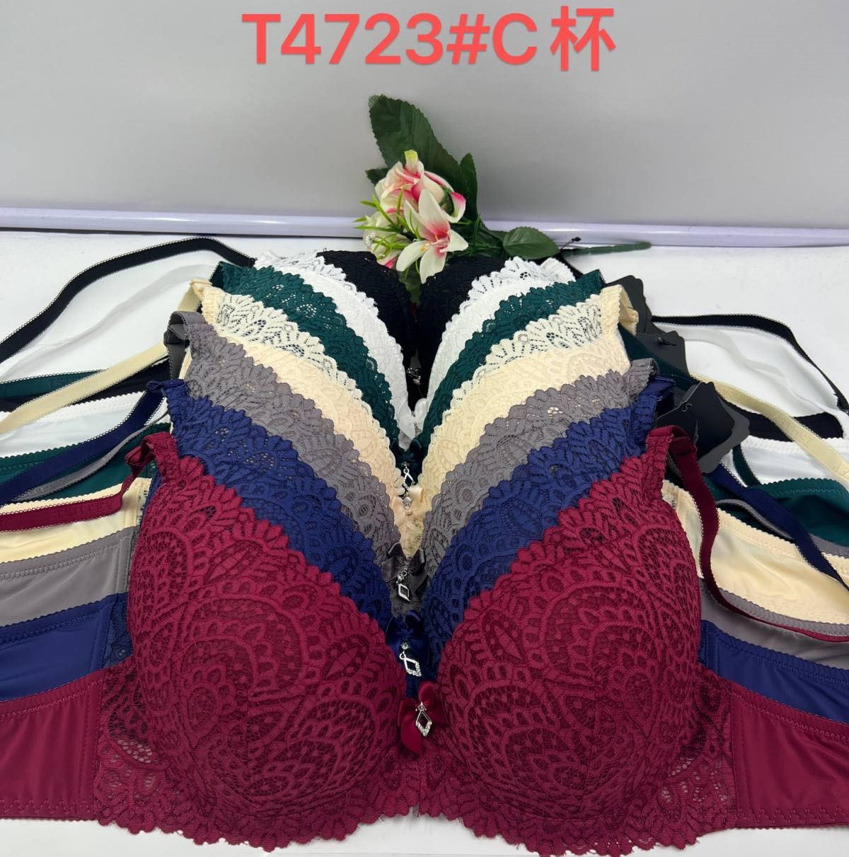 Бюстгальтер на поролоні С чашка Tsutey