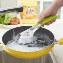 Багатофункціональна щітка з дозатором для чищення посуду Automatic Liquid Cleaning Brush 194501, фото 3