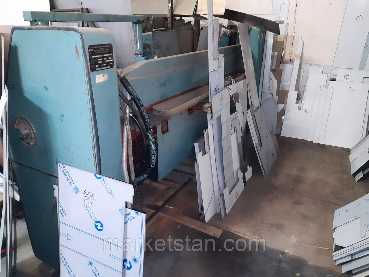 Листогиб з поворотною балкою Strojaren XONM 2000/2A (Машина листозгинальна)