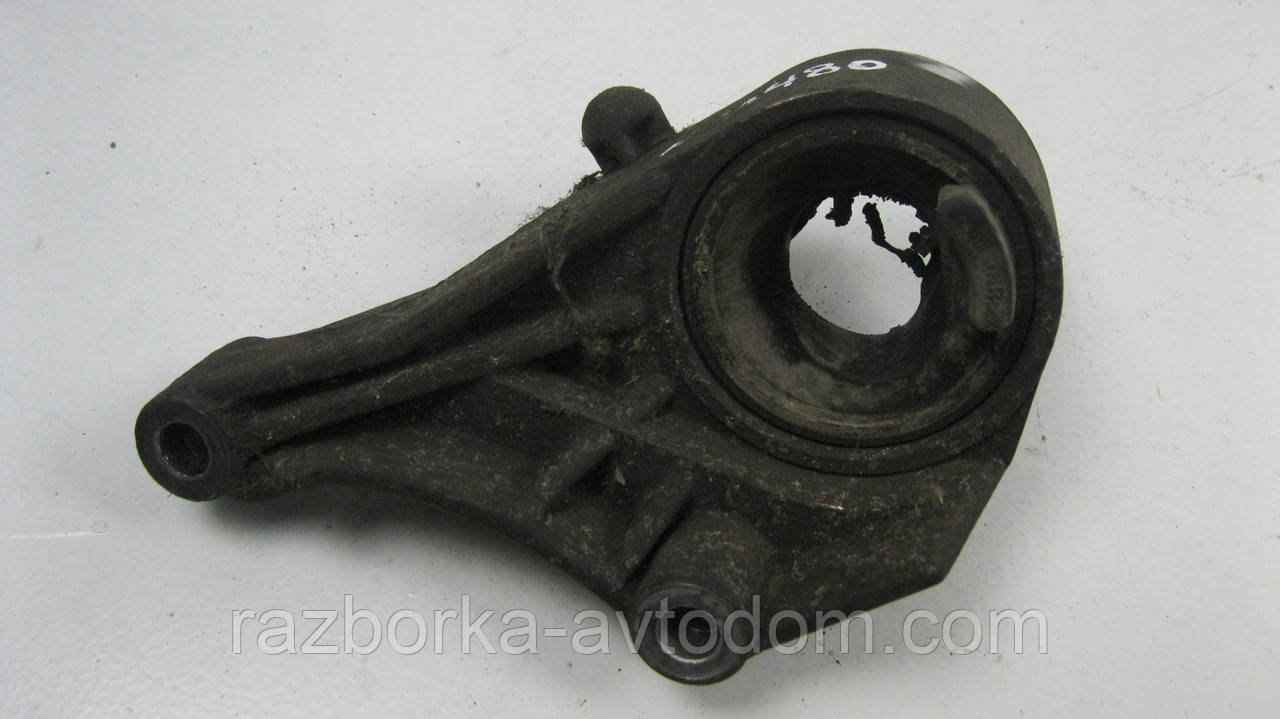 Подушка (опора) двигуна середня Opel Corsa C (2000-2012), Combo (2001-2011) OE:24416545