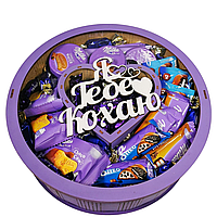 Подарунок для коханих в фіолетовому боксі з сердечком №229, 950 г цукерок (30х30х10 см)