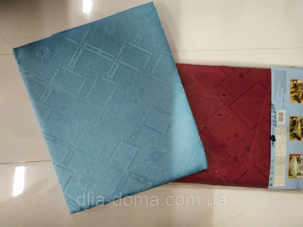 Скатерть однотонная с выдавленным рисунком 120*150  100% полиэстр, фото 1