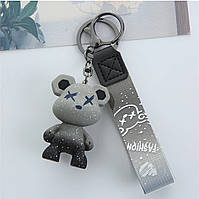Брелок Мишка трендовый брелок для ключей в виде медведя серый на ключи , сумку , рюкзак