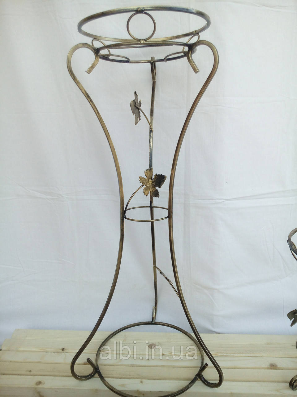 Подставка кованая для цветов на 1 вазон