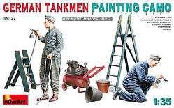 Набір 1:35 фігурок Німецькі танкісти малюють камуфляж