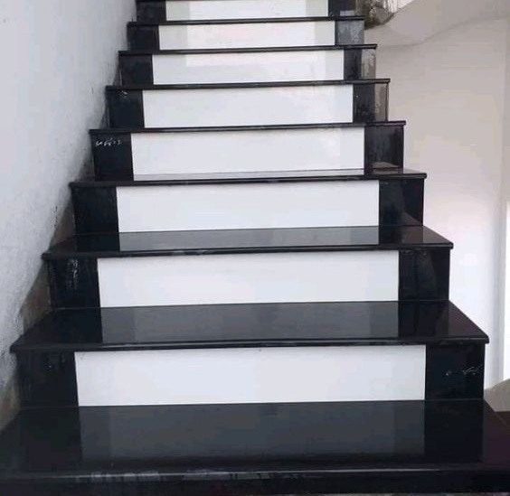 Вхідні сходи із каменю в будинок, сходовий марш, фото 1