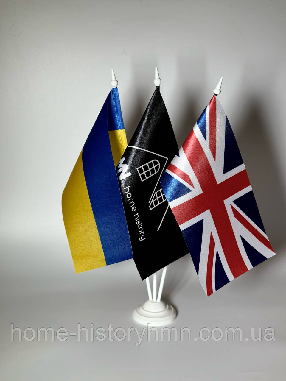 Настільні прапори України Великобританії та компанії HMN з 3 пластиковими тримачами