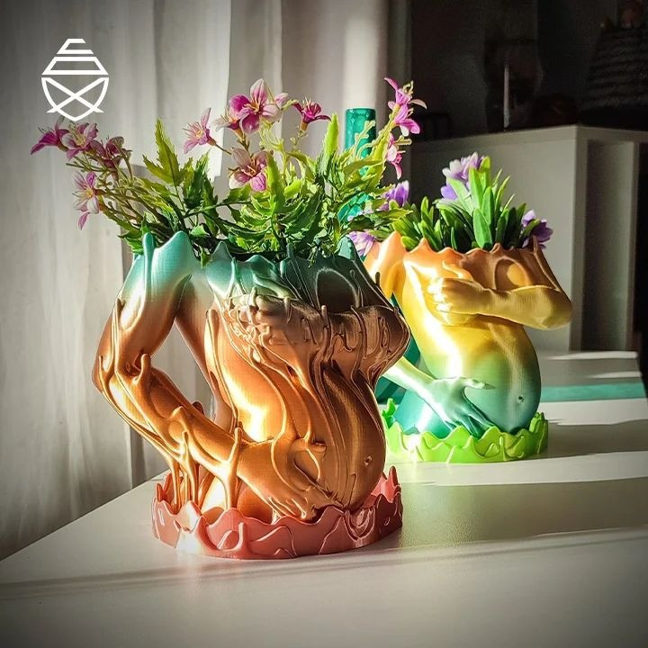 Красива ваза для квітів і сухоцвітів "Жіноча богиня" настільна декоративна Фігурна ваза для дому