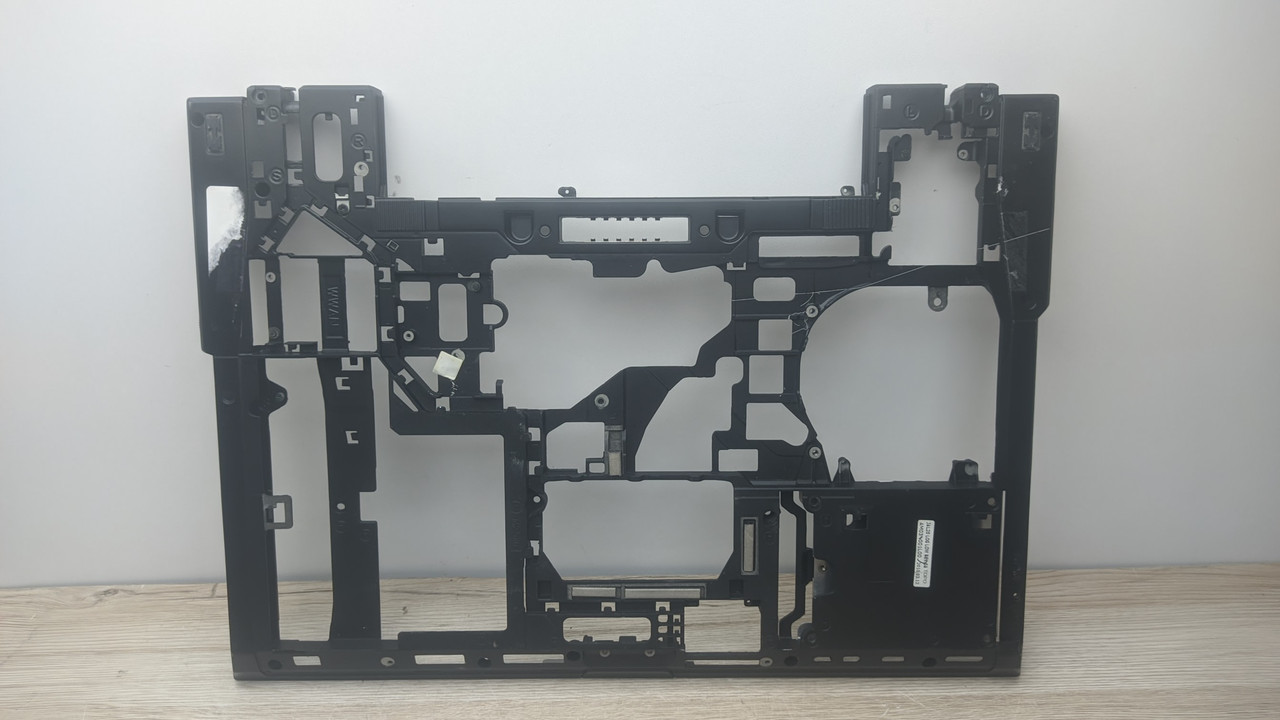 Dell Latitude E6500 Precision M4400 Корпус D (нижня частина корпусу) J381M 0J381M CN-0J381M бу