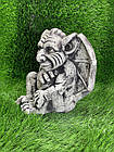 Бетонна скульптура Горгулія, фігура химери з крилами білого кольору ручного розпису, фото 4