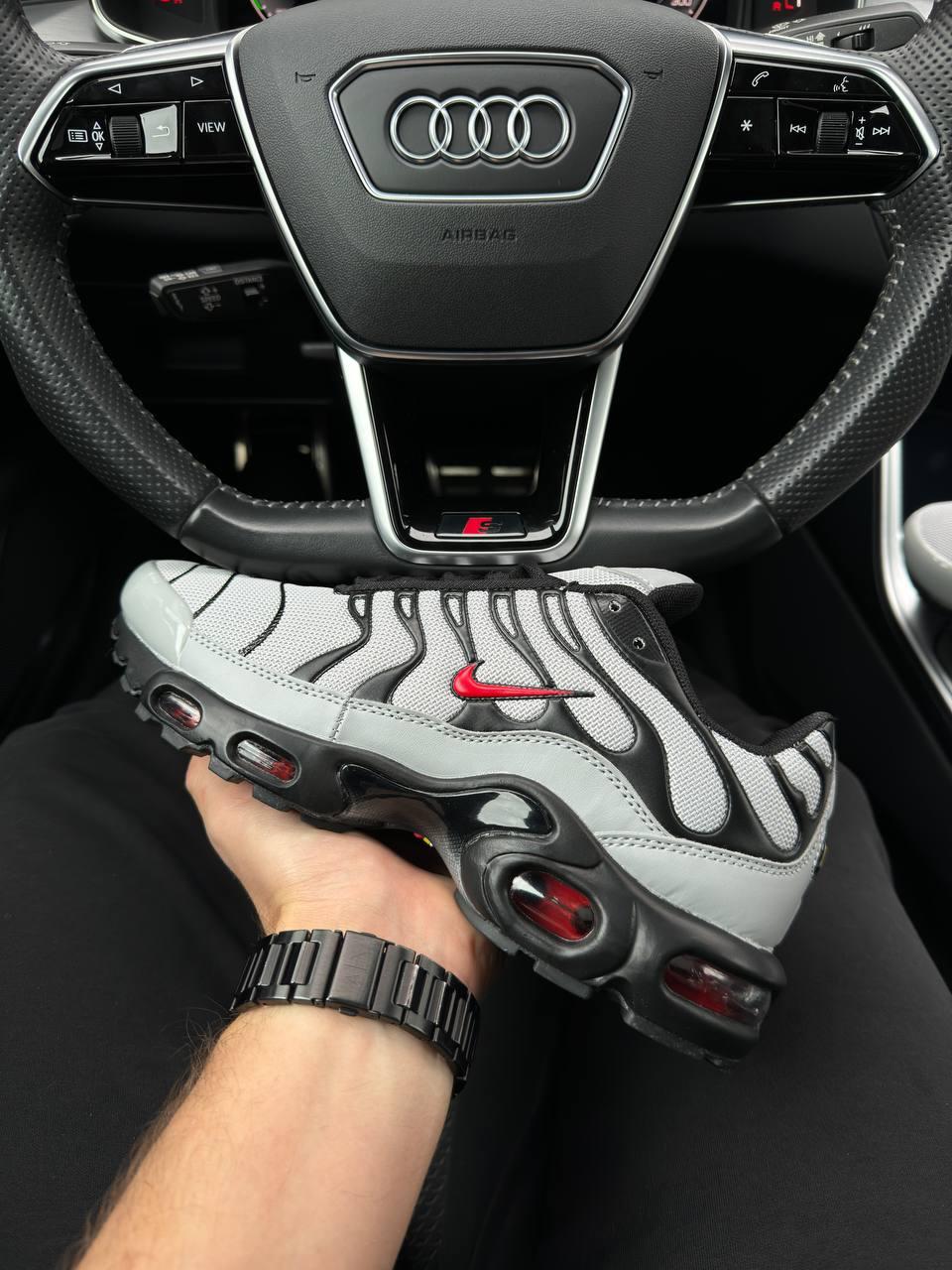 Чоловічі кросівки Nike Air Max Plus Gray Black Red, чоловічі текстильні кеди Найк сірі, Чоловіче взуття