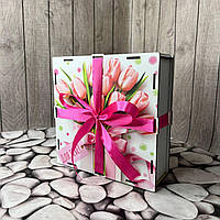 Коробка квадратная для подарка "Тюльпаны" Размер 21*21*7см