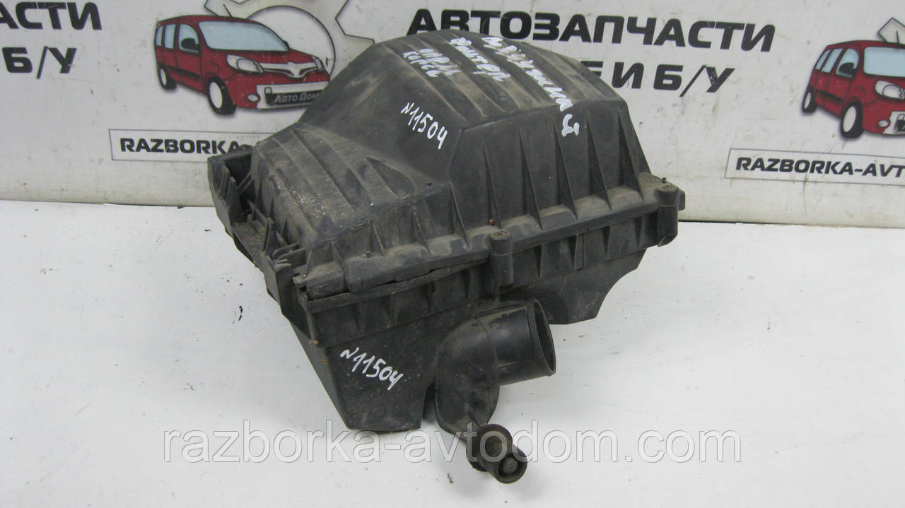 Корпус повітряного фільтра Opel Corsa C (2000-2012), Combo (2001-2011) 1,3CDTI OE:55355090